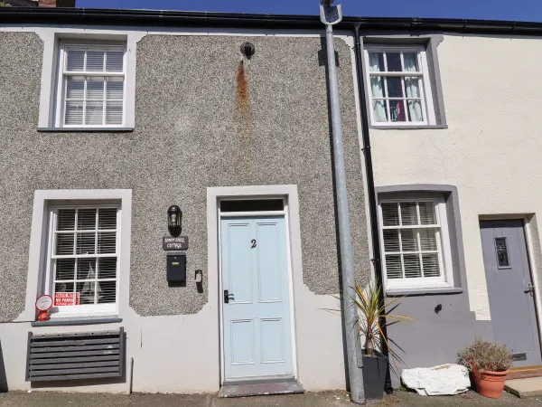 Sandy Shell Cottage, Conwy