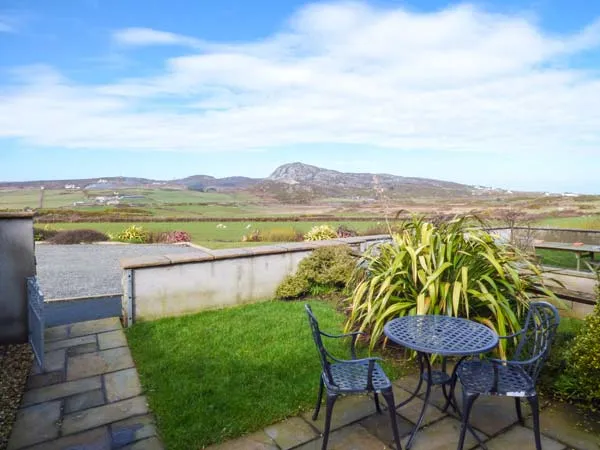 Y Wylan, Holyhead