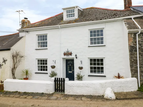 Penrose Farm Cottage Image 1