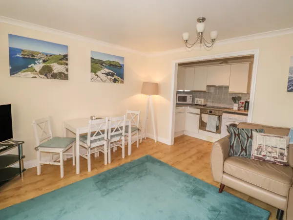 Kingfisher House, Tintagel