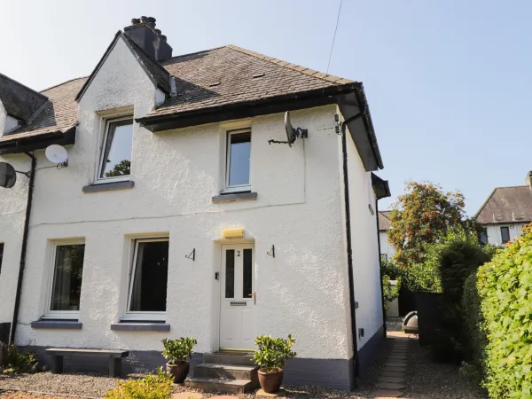2 Riverside, Foyers