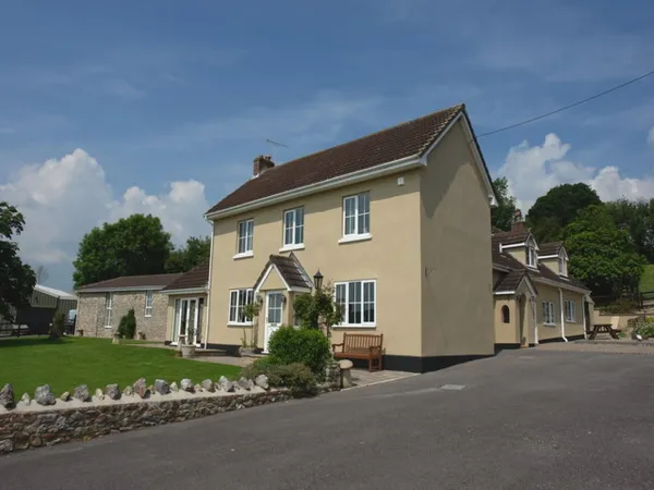 Lower Wadden Farmhouse and Annexe, Southleigh