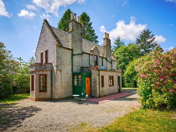West Lodge, Kirriemuir