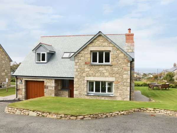 Myles View, Pendeen