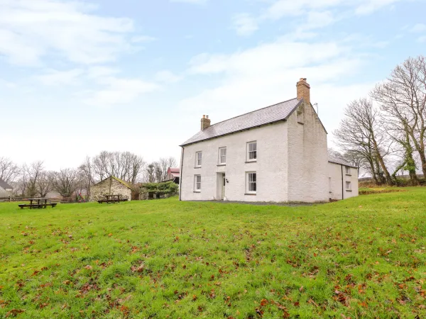 Llwyncadfor Farm, Newcastle Emlyn 