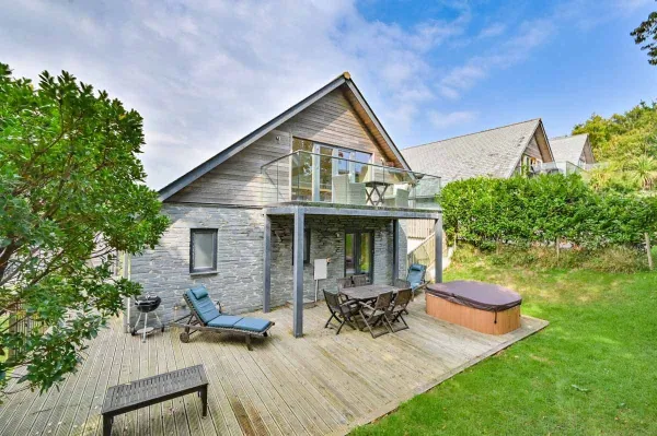 Talland 29, Looe