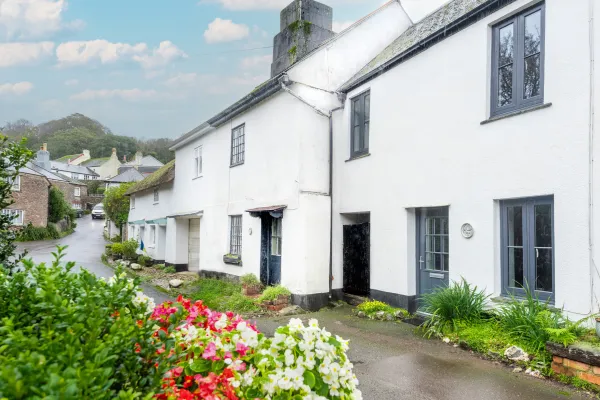 5 Orchard Terrace , Slapton