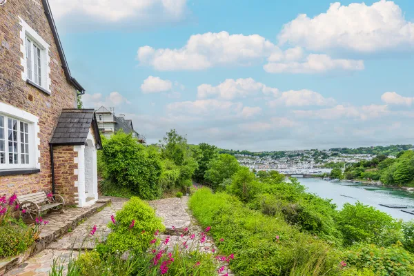 6 Church Park , Kingswear