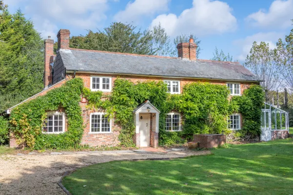 The Farmhouse, Brockenhurst