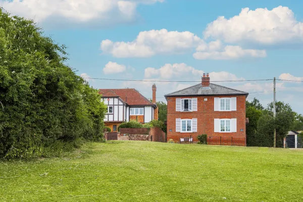 Alum Green View, Bank