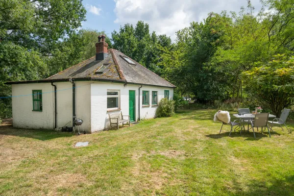 Pinns Farm Bungalow Image 1