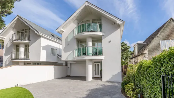 Allure, Poole