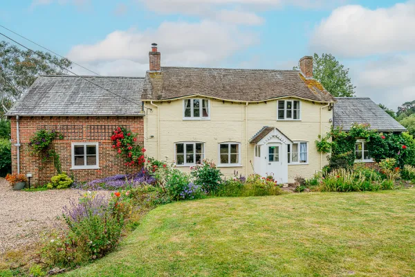 Moonfleet Cottage, East End