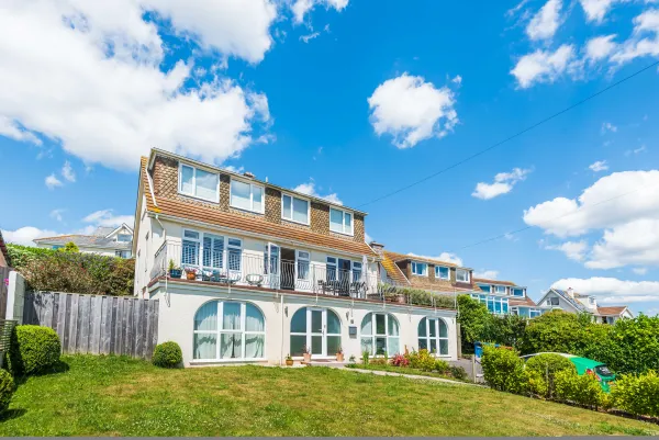Blue Shores, Kingsbridge