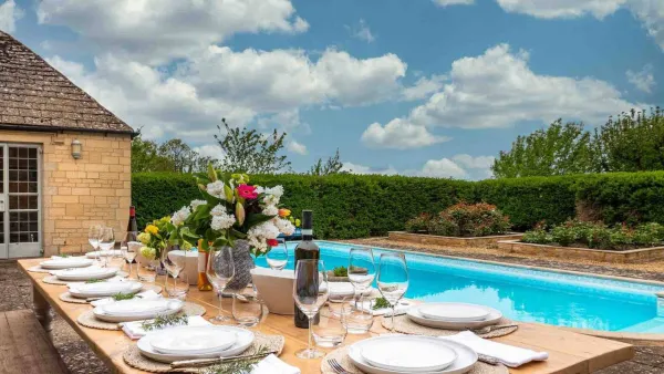 Brookside Lodge (House Only), Broadway