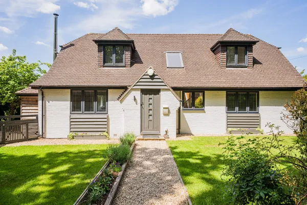 Woodland Cottage, Barton On Sea