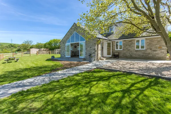 Folly Cottage, Uploders