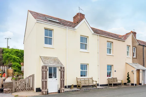 Sea Dog Cottage Image 1