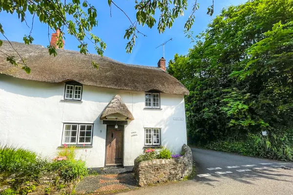 Kings Corner, Kingsbridge