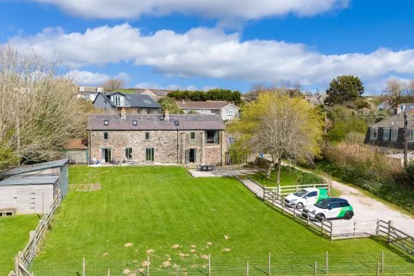 Lower Court Barn, Galmpton