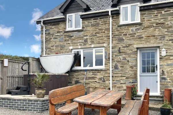 Oaktree Cottage, Cardigan