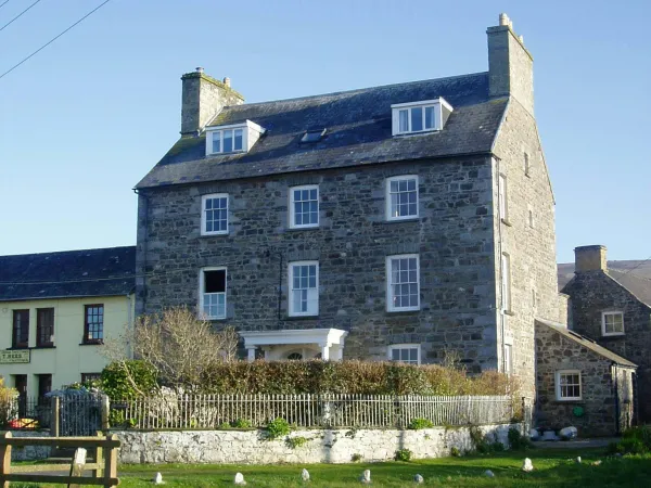 Sunnymeade, Newport