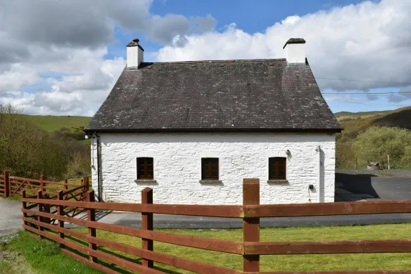 Troedyrhiw Image 1