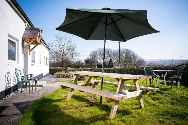 Pen-Y-Graig Cottage Image 1