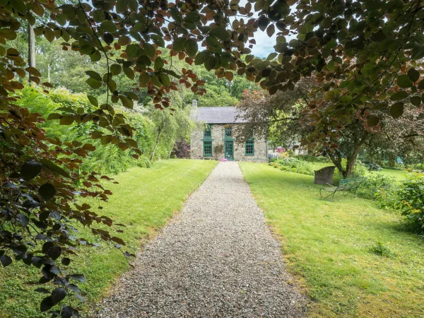 Rhyd y Brown Farmhouse, Llys Y Fran