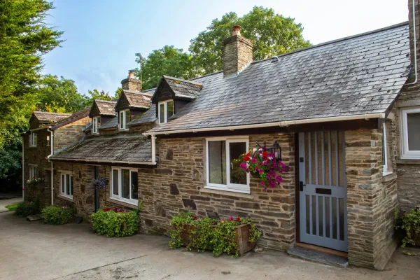 Freesia Cottage Image 1