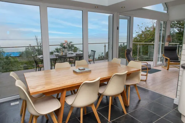 Brynrhedyn, Tresaith