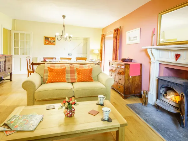 Cryngae Farmhouse, Newcastle Emlyn